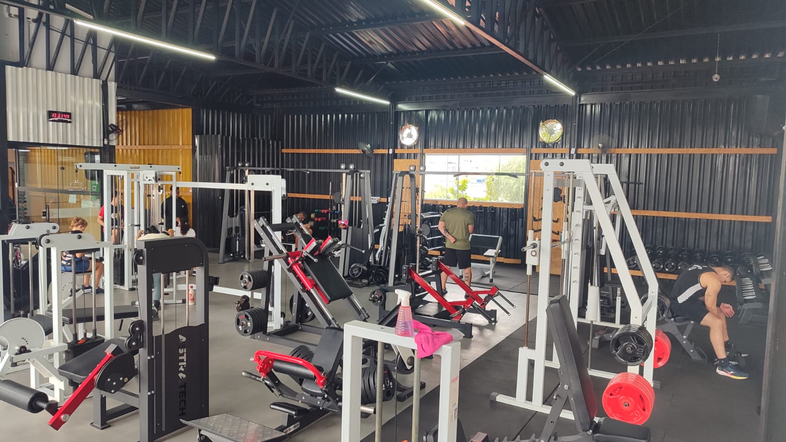 Área de musculação da Wellness Academia